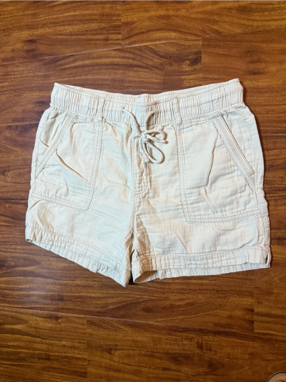 Women’s Old Navy Cream Drawstring Utility Shorts